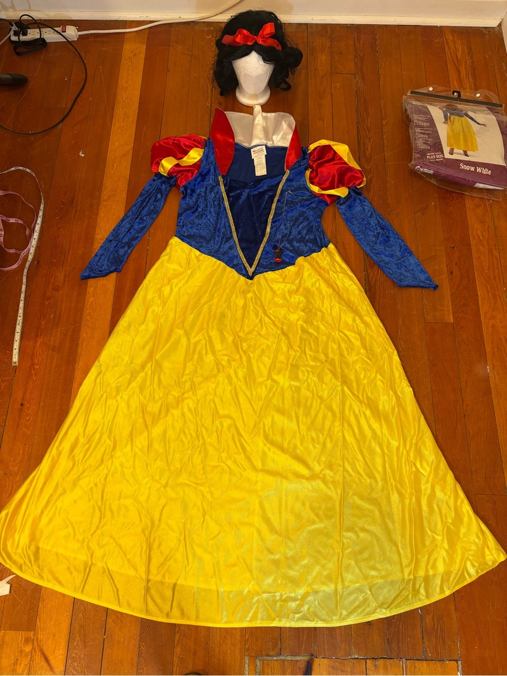 Snow White Plus 2XL Costume Wig Necklace Set California Costumes